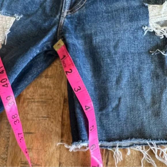 Mother Denim Distressed Shorts Size 27
I - Picture 4 of 14